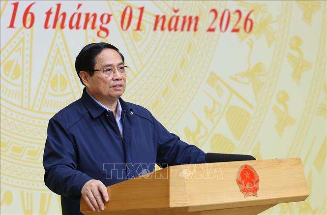 Thủ tướng Phạm Minh Chính phát biểu chỉ đạo Hội nghị tổng kết “Chiến dịch Quang Trung” xây dựng lại nhà cho các gia đình bị thiệt hại do bão lũ tại miền Trung. Ảnh: Dương Giang-TTXVN 
