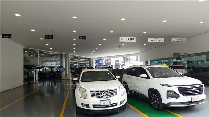 Một trung tâm phân phối thương hiệu Chevrolet của GM tại thủ đô Mexico City, Mexico. Ảnh: Phi Hùng - PV TTXVN tại Mexico