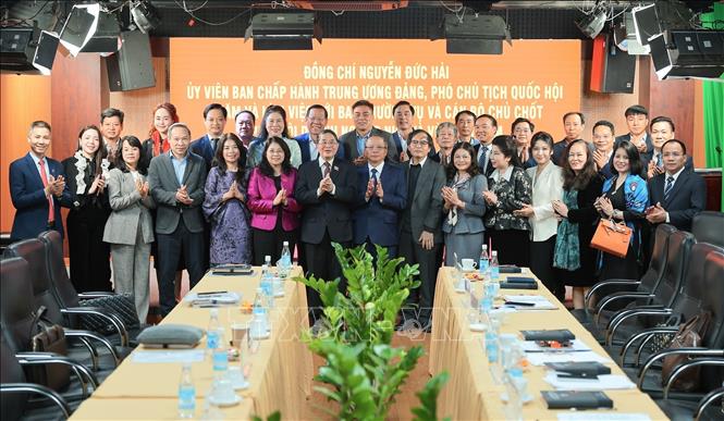 Các đại biểu tại buổi làm việc. Ảnh: Lê Đông - TTXVN