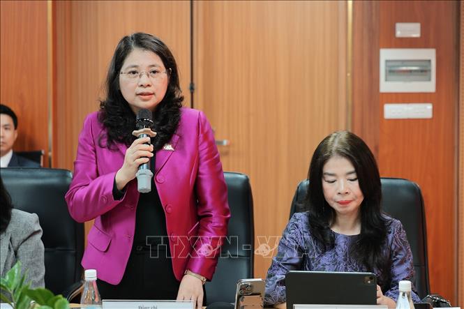 Đ/c Trần Hồng Nguyên, Phó Chủ nhiệm Uỷ ban Pháp luật và Tư pháp của Quốc hội thảo luận tại buổi làm việc. Ảnh: Lê Đông - TTXVN