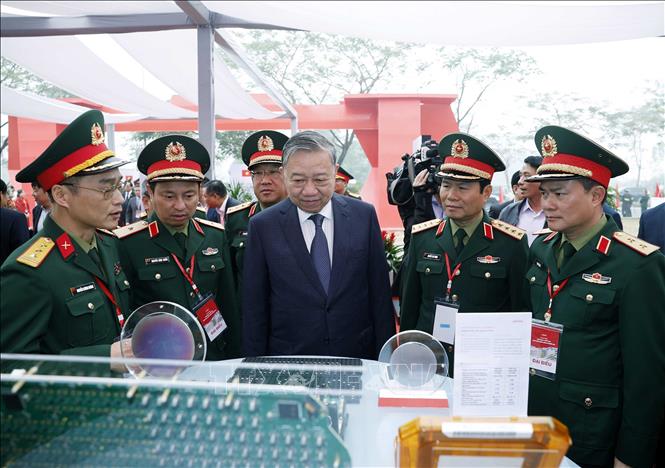 Tổng Bí thư Tô Lâm thăm khu trưng bày tại lễ khởi công. Ảnh: Thống Nhất – TTXVN