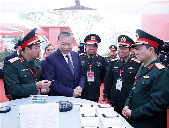 Tổng Bí thư Tô Lâm thăm khu trưng bày tại lễ khởi công. Ảnh: Thống Nhất – TTXVN