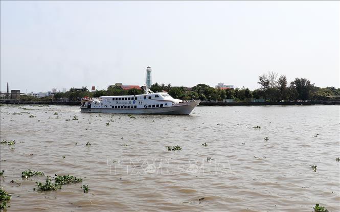 Tàu cao tốc phục vụ vận tải hành khách trên vùng biển Tây Nam thuộc địa phận tỉnh An Giang. Ảnh: Lê Huy Hải - TTXVN