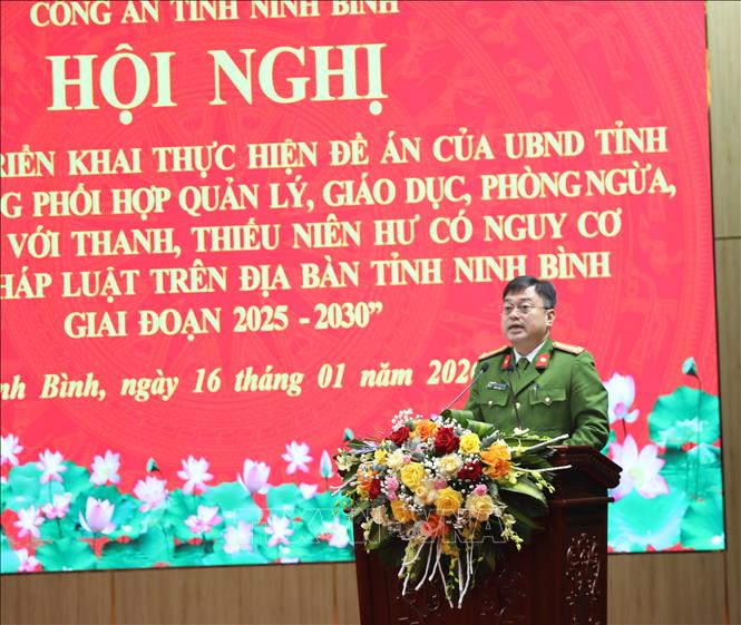 Thượng tá Nguyễn Trọng Dũng, Trưởng phòng Cảnh sát hình sự Công an tỉnh Ninh Bình, phát biểu tại Hội nghị. Ảnh: Thanh Tuấn - TTXVN 