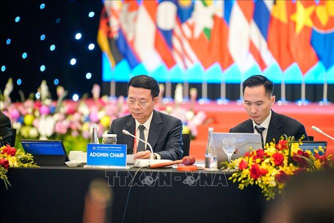 Bộ trưởng Bộ Khoa học và Công nghệ Việt Nam Nguyễn Mạnh Hùng chủ trì Hội nghị. Ảnh: Khánh Hoà - TTXVN