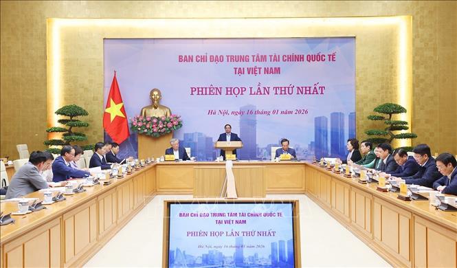 Thủ tướng Phạm Minh Chính chủ trì phiên họp thứ nhất của Ban Chỉ đạo Trung tâm Tài chính quốc tế tại Việt Nam. Ảnh: Dương Giang-TTXVN 
