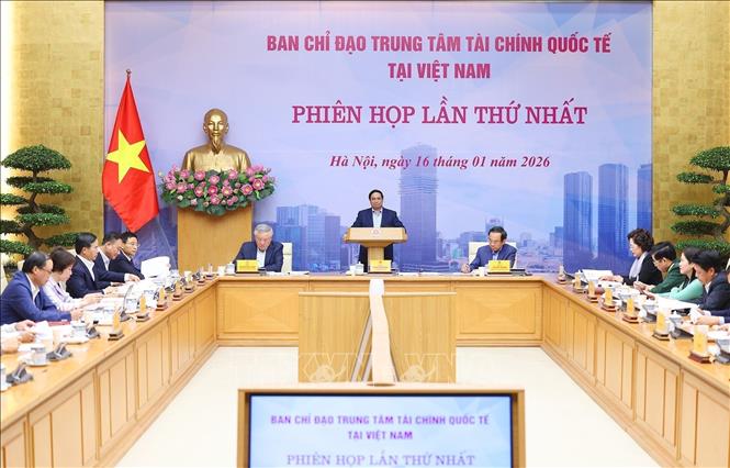 Prime Minister Pham Minh Chinh speaks at the meeting. VNA Photo: Dương Giang 