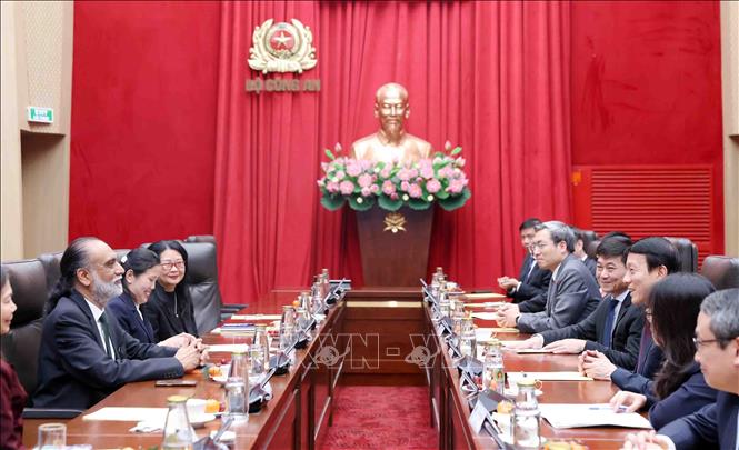 Đại tướng Lương Tam Quang, Bộ trưởng Bộ Công an tiếp ngài Amandeep Singh Gill, Phó Tổng Thư ký Liên hợp quốc, Đặc phái viên của Tổng Thư ký Liên hợp quốc về công nghệ. Ảnh: Phạm Kiên - TTXVN