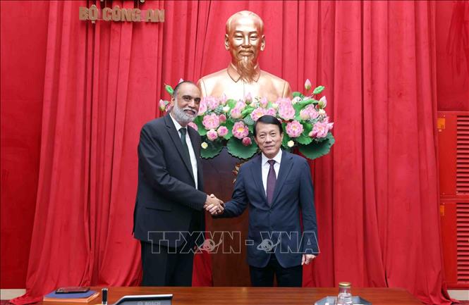 Minister of Public Security General Luong Tam Quang meets with Amandeep Singh Gill, United Nations Under-Secretary-General and Special Envoy on Technology to the UN Secretary-General. VNA Photo: Phạm Kiên 