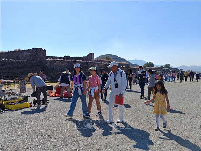 Quần thể kim tự tháp Teotihuacan thu hút đông đảo du khách quốc tế mỗi năm. Ảnh: Phương Lan- PVTTXVN tại Mexico