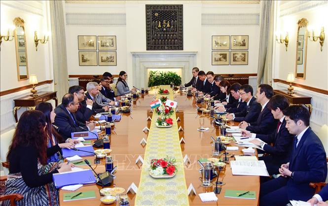 Ngoại trưởng Ấn Độ S. Jaishankar và Ngoại trưởng Nhật Bản Toshimitsu Motegi tại cuộc đối thoại chiến lược Ấn Độ - Nhật Bản lần thứ 18 ở New Delhi, ngày 16/1/2026. Ảnh: ANI/TTXVN