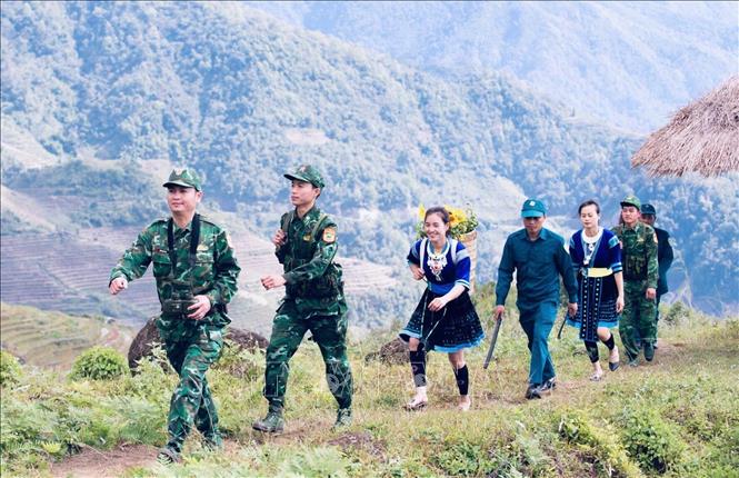 Là tỉnh biên giới với hơn 265 km đường biên tiếp giáp Trung Quốc, Lai Châu luôn xác định giữ vững chủ quyền, an ninh biên giới là trách nhiệm chung của cả hệ thống chính trị và mỗi người dân. Ảnh: TTXVN phát