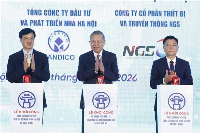 Tổng Bí thư Tô Lâm và các đại biểu thực hiện nghi thức khởi công. Ảnh: Thống Nhất – TTXVN