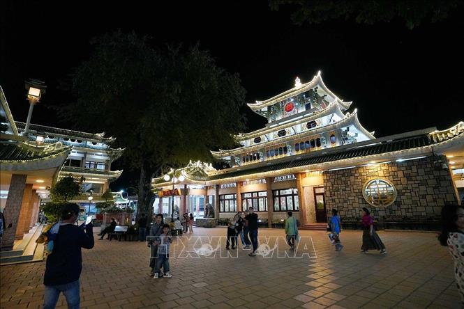 Miếu Bà Chúa Xứ núi Sam (Châu Đốc, An Giang) từ lâu đã trở thành một trong những điểm đến tâm linh nổi tiếng nhất miền Tây Nam Bộ. Ảnh: Khánh Hoà – TTXVN 