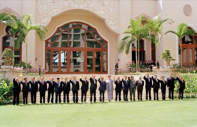 Ngày 14/11/1998, Việt Nam trở thành thành viên chính thức của Diễn đàn Hợp tác Kinh tế châu Á - Thái Bình Dương (APEC). Ảnh: Thế Thuần - TTXVN