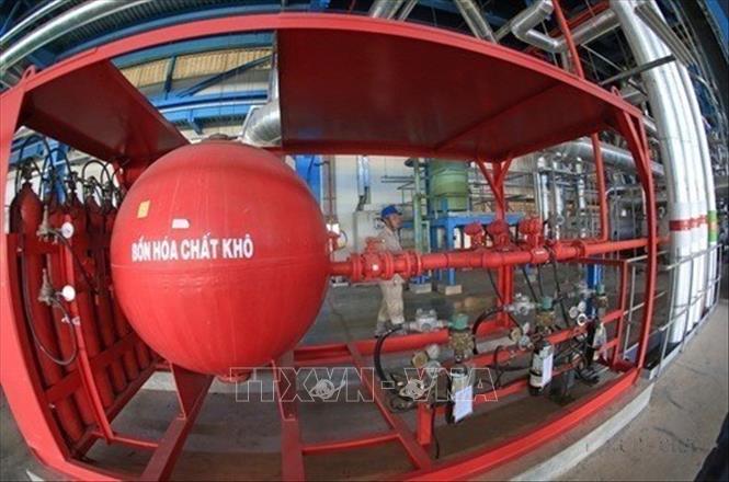 Nhà máy Nhiệt điện Ô Môn I - tổ máy số 1 với công suất 330 MW, được xây dựng đúng tiến độ, đảm bảo chất lượng, lần lượt phát điện thương mại vào năm 1996. Trong ảnh: Vận hành phát điện các tổ máy của nhà máy nhiệt điện Ô Môn (Cần Thơ). Ảnh: Ngọc Hà - TTXVN