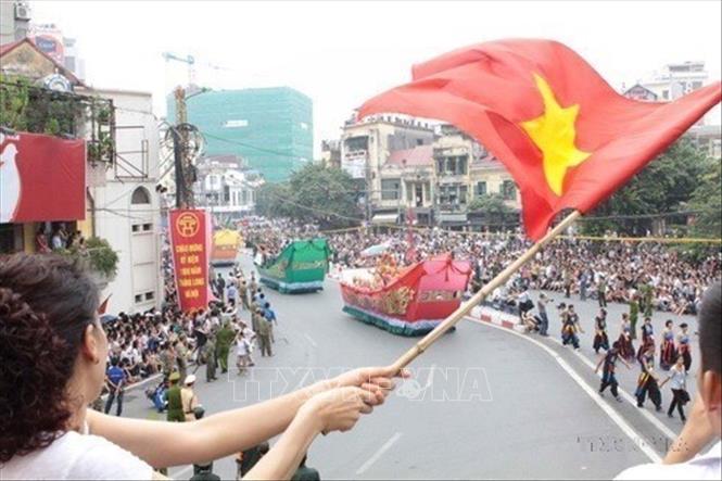 Ngày 16/7/1999, Hà Nội - thành phố duy nhất của khu vực Châu Á - Thái Bình Dương được Tổ chức Giáo dục, Khoa học và Văn hóa Liên hợp quốc (UNESCO) vinh danh “Thành phố vì hòa bình”. Thủ đô Hà Nội đã và đang phấn đấu không ngừng, tiếp tục xây dựng và phát triển xứng đáng với giá trị của danh hiệu. Ảnh: Quang Hải - TTXVN