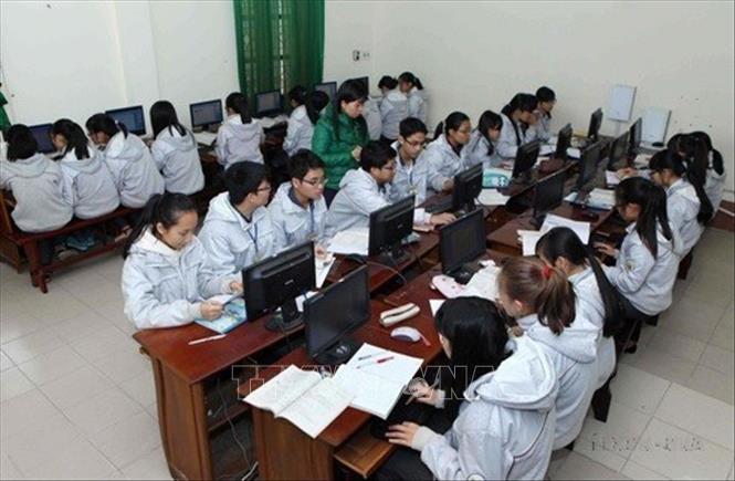 Giờ thực hành Tin học của học sinh Trường THPT chuyên Lê Hồng Phong (Nam Định). Ảnh: Quý Trung - TTXVN