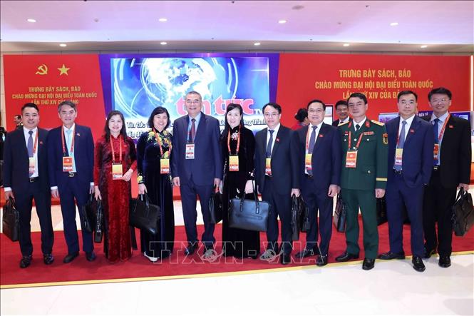 Các đại biểu đến dự phiên họp trù bị Đại hội XIV của Đảng. Ảnh: TTXVN