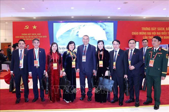 Các đại biểu đến dự phiên họp trù bị Đại hội XIV của Đảng. Ảnh: TTXVN