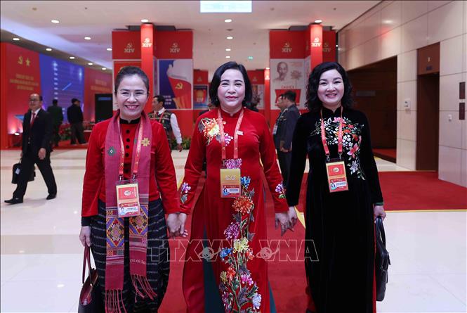 Các đại biểu đến dự phiên họp trù bị Đại hội XIV của Đảng. Ảnh: TTXVN