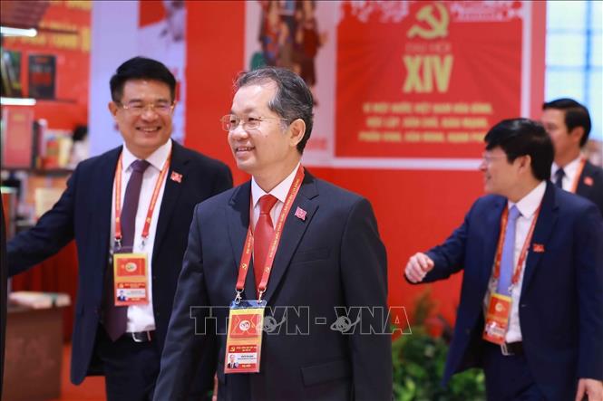 Các đại biểu đến dự phiên họp trù bị Đại hội XIV của Đảng. Ảnh: TTXVN