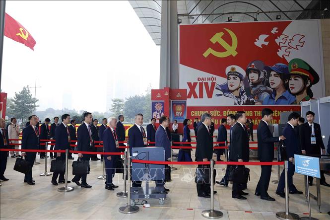 Đại biểu đến dự Đại hội đều được kiểm tra, rà soát an ninh nghiêm ngặt. Ảnh: TTXVN