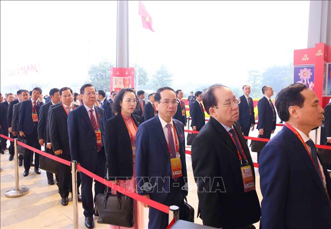 Các đại biểu đến dự Đại hội đều được kiểm tra, rà soát an ninh nghiêm ngặt. Ảnh: TTXVN
