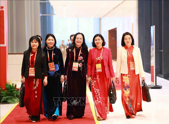 Delegates come to attend the Congress. VNA Photo