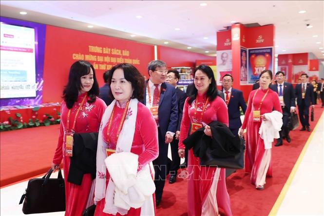 Delegates come to attend the Congress. VNA Photo