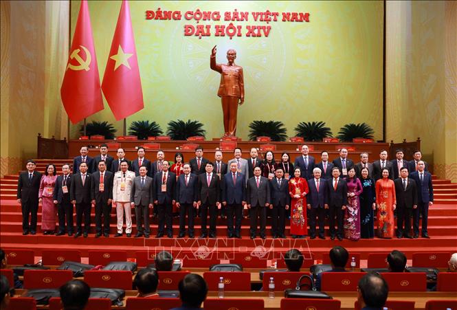 Lãnh đạo Đảng, Nhà nước chụp ảnh lưu niệm với Đoàn đại biểu Đảng bộ Quốc hội dự Đại hội XIV của Đảng. Ảnh: TTXVN