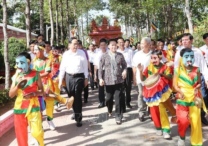 Chủ tịch Quốc hội Nguyễn Thị Kim Ngân đến dự Ngày hội Đại đoàn kết các dân tộc tỉnh Trà Vinh, ngày 17/11/2019. Ảnh: Trọng Đức - TTXVN