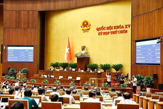 Sáng 16/6/2025, Quốc hội biểu quyết thông qua Nghị quyết của Quốc hội sửa đổi, bổ sung một số điều của Hiến pháp năm 201Ngày 16/6/2025, tại Kỳ họp thứ 9, Quốc hội khóa XV, Quốc hội thông qua Nghị quyết 203/2025/QH15 về sửa đổi, bổ sung một số điều của Hiến pháp nước Cộng hòa xã hội chủ nghĩa Việt Nam, trong đó có quy định về chính quyền địa phương 02 cấp. Ảnh: Doãn Tấn – TTXVN
