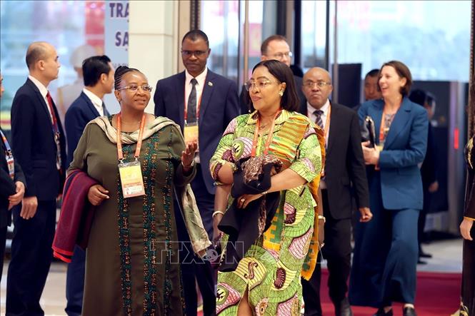 Các đại biểu quốc tế đến dự phiên khai mạc Đại hội XIV của Đảng. Ảnh: TTXVN