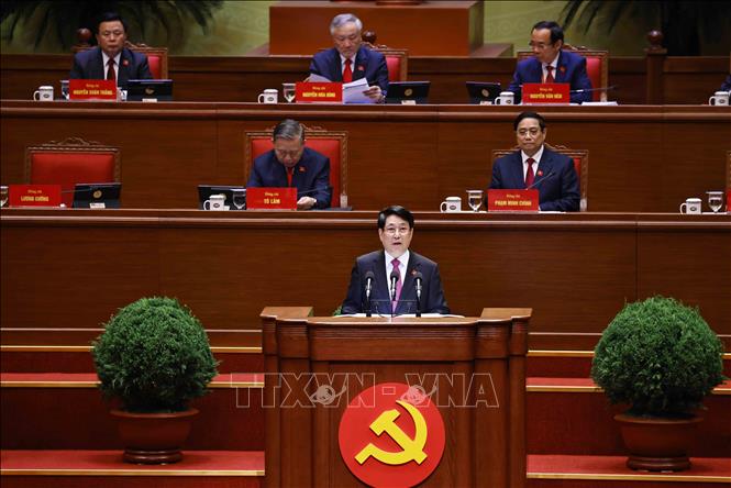 Đồng chí Lương Cường, Ủy viên Bộ Chính trị, Chủ tịch nước trình bày Diễn văn khai mạc Đại hội. Ảnh: TTXVN
