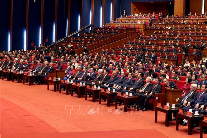 Các đồng chí lãnh đạo, nguyên lãnh đạo Đảng và Nhà nước dự phiên khai mạc Đại hội XIV của Đảng. Ảnh: TTXVN