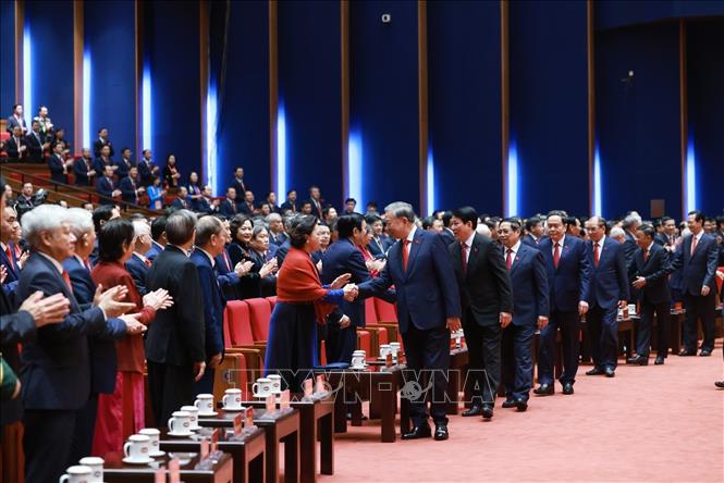 Tổng Bí thư Tô Lâm cùng các đồng chí lãnh đạo Đảng, Nhà nước với các đại biểu. Ảnh: TTXVN