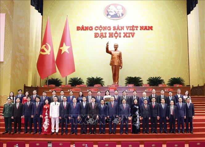 Lãnh đạo Đảng, Nhà nước chụp ảnh lưu niệm với Đoàn đại biểu Đảng bộ tỉnh Thanh Hóa dự Đại hội XIV của Đảng. Ảnh: TTXVN