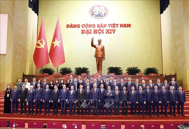 Lãnh đạo Đảng, Nhà nước chụp ảnh lưu niệm với Đoàn đại biểu Đảng bộ thành phố Hải Phòng dự Đại hội XIV của Đảng. Ảnh: TTXVN