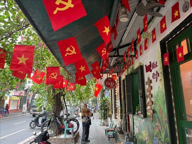Streets, residential areas and public spaces in Hanoi are decorated to celebrate the Congress