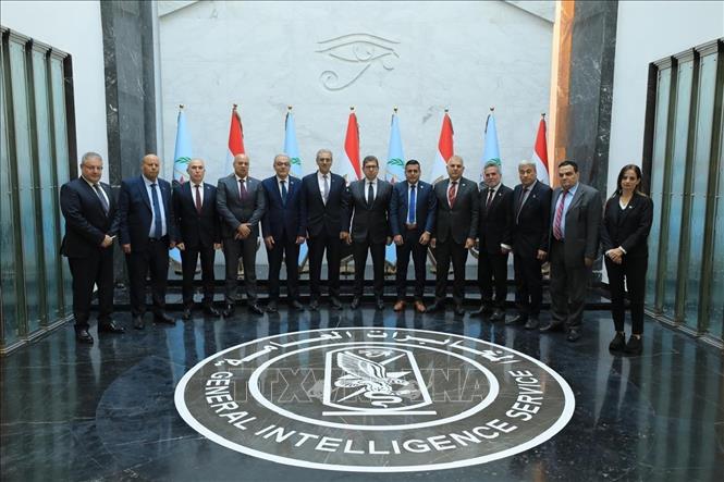 Giám đốc Cơ quan tình báo quốc gia Ai Cập có cuộc gặp với Ủy ban quốc gia Palestine về điều hành Dải Gaza. Ảnh: TTXVN phát