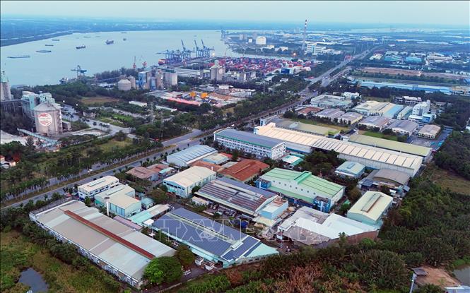 Khu công nghiệp Hiệp Phước (Thành phố Hồ Chí Minh) có tổng diện tích quy hoạch lên tới 1.686ha, đang thí điểm chuyển đổi sang mô hình KCN sinh thái và tái cơ cấu theo hướng công nghệ cao, xanh, bền vững. Ảnh: Hồng Đạt - TTXVN