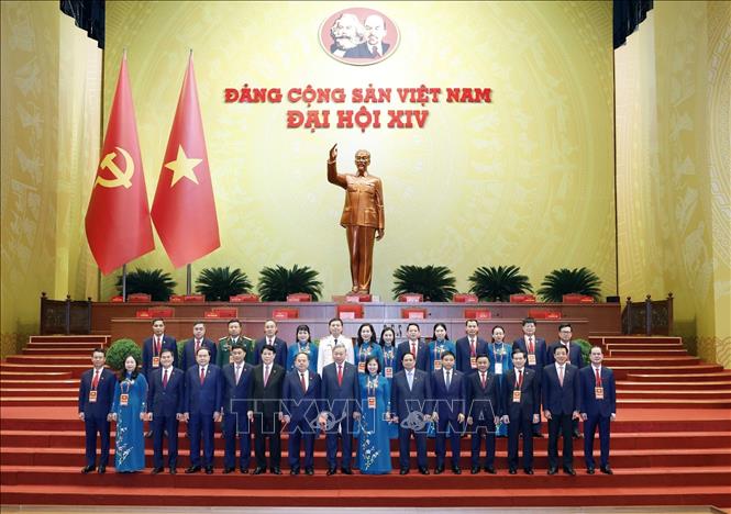 Lãnh đạo Đảng, Nhà nước chụp ảnh lưu niệm với Đoàn đại biểu Đảng bộ tỉnh Quảng Ninh dự Đại hội XIV của Đảng. Ảnh: TTXVN