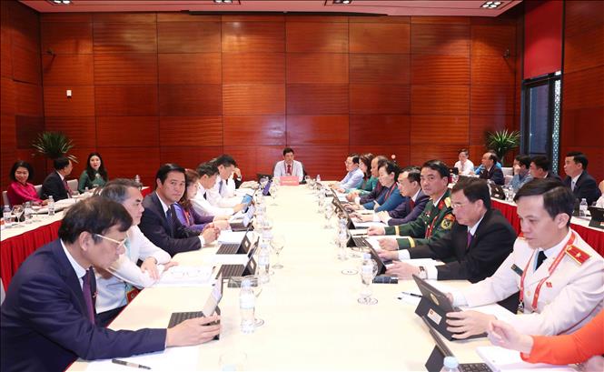 Đoàn đại biểu Đảng bộ tỉnh Bắc Ninh thảo luận các văn kiện Đại hội tại Đoàn. Ảnh: TTXVN