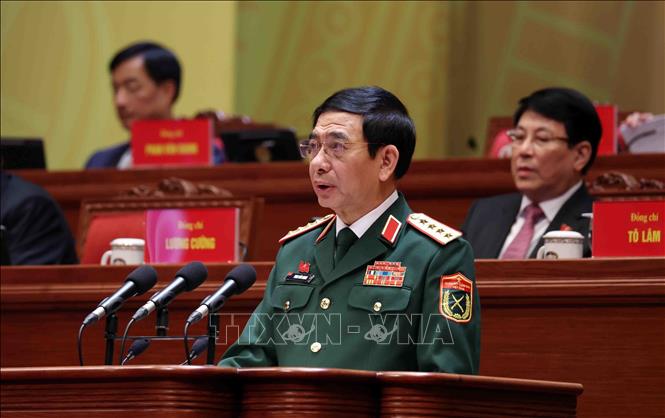 Đại tướng Phan Văn Giang, Ủy viên Bộ Chính trị, Phó Bí thư Quân ủy Trung ương, Bộ trưởng Bộ Quốc phòng, tham luận về vấn đề “Xây dựng Quân đội nhân dân cách mạng, chính quy, tinh nhuệ, hiện đại, làm nòng cốt xây dựng nền quốc phòng vững mạnh, hiện đại, gắn với nền an ninh nhân dân và thế trận lòng dân vững chắc”. Ảnh: TTXVN