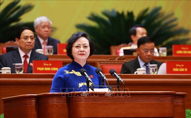 Đồng chí Phạm Thị Thanh Trà, Ủy viên Trung ương Đảng, Ủy viên Ban Thường vụ Đảng ủy Chính phủ, Phó Thủ tướng Chính phủ, tham luận về vấn đề: 