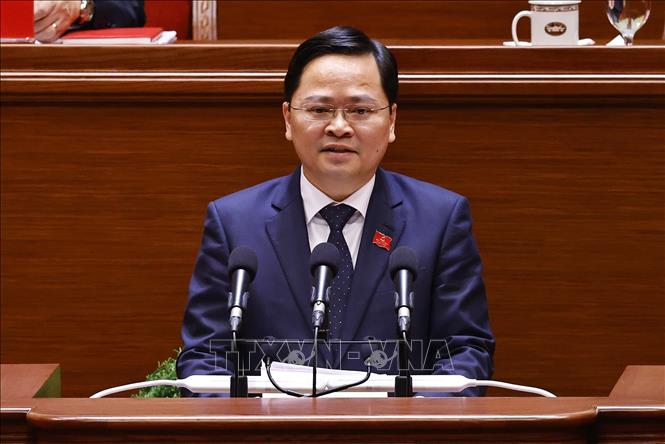 Đồng chí Nguyễn Anh Tuấn, Ủy viên Trung ương Đảng, Phó Trưởng Ban Chính sách, chiến lược Trung ương, tham luận về vấn đề “Các giải pháp chiến lược nhằm tăng trưởng kinh tế 2 con số trong giai đoạn mới 2026 – 2030”. Ảnh: TTXVN