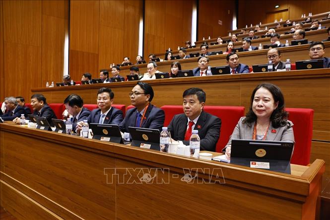 Đoàn đại biểu Đảng bộ tỉnh Lâm Đồng dự phiên thảo luận tại hội trường về các văn kiện Đại hội. Ảnh: TTXVN