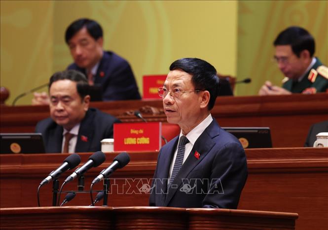 Đồng chí Nguyễn Mạnh Hùng, Ủy viên Trung ương Đảng, Bí thư Đảng ủy, Bộ trưởng Bộ Khoa học và Công nghệ, tham luận về vấn đề “Giải pháp đột phá phát triển khoa học công nghệ, đổi mới sáng tạo và chuyển đổi số quốc gia trở thành động lực chính xác lập mô hình tăng trưởng mới và phát triển bền vững quốc gia”. Ảnh: TTXVN