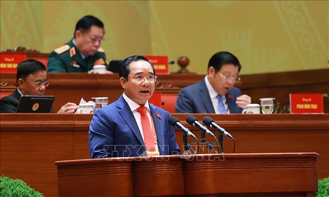 Đồng chí Nguyễn Văn Được, Ủy viên Trung ương Đảng, Phó Bí thư Thành ủy, Chủ tịch Ủy ban nhân dân Thành phố Hồ Chí Minh, tham luận về vấn đề “Phát huy vai trò đầu tàu, xây dựng Thành phố Hồ Chí Minh trở thành trung tâm khoa học, công nghệ và đổi mới sáng tạo mang tầm quốc tế, tạo động lực lan tỏa phát triển cho cả nước”. Ảnh: TTXVN